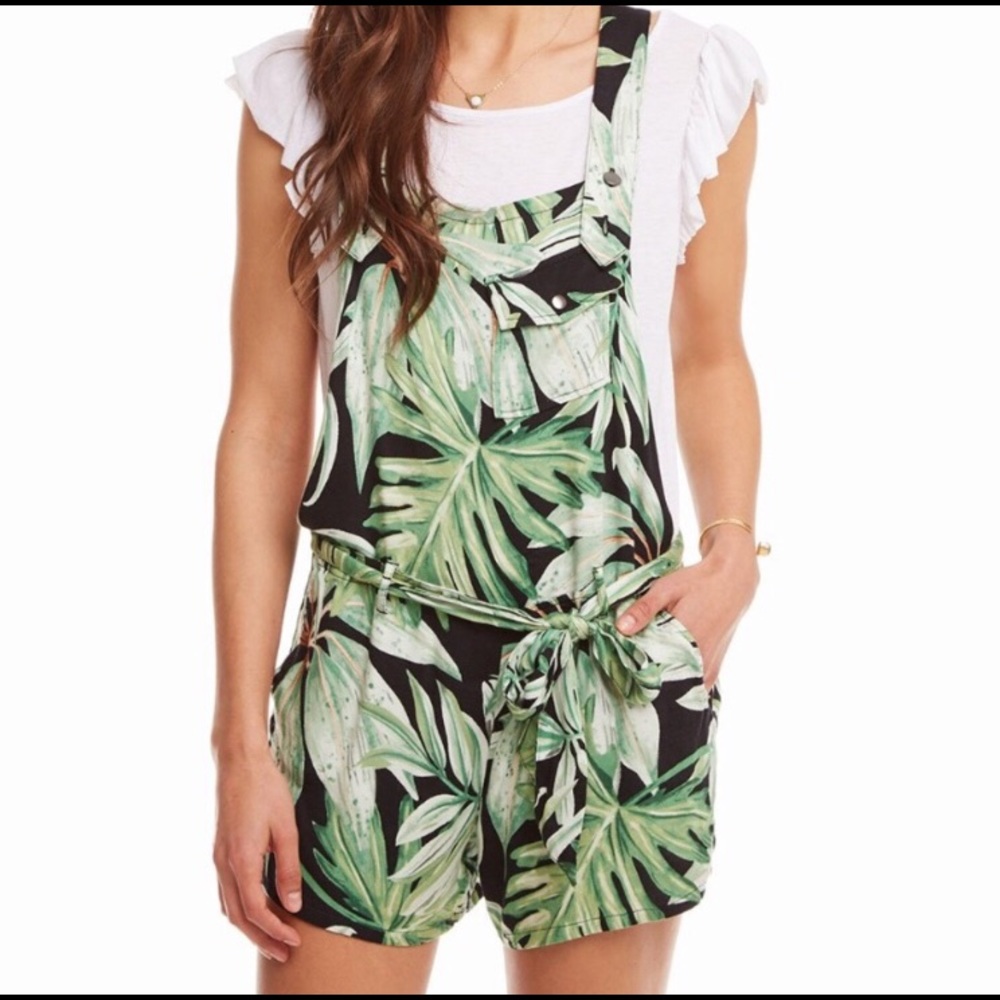 Super cute tropical print romper